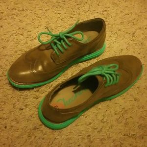 Skechers Tan and mint green Wing Tips *** 7.5 ***