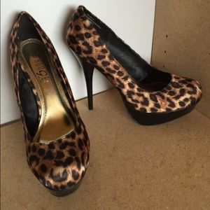 Sale! Cheetah print stiletto
