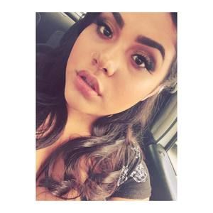 Meet your Posher, Elise