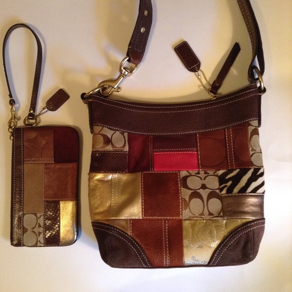 🎉HP🎉 Coach Animal Patchwork Purse&Wristlet - Picture 2 of 4