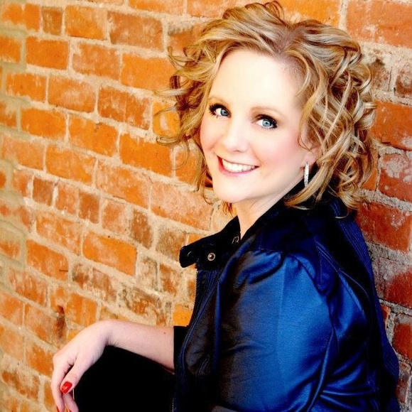 Meet your Posher, Misha - Picture 2 of 4