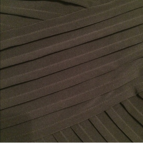 Asymmetrical bondage look dress - Picture 3 of 3