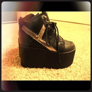 Charli XCX light up, retro shoes