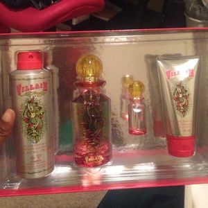 Ed hardy. They smell amazing! Just never used.