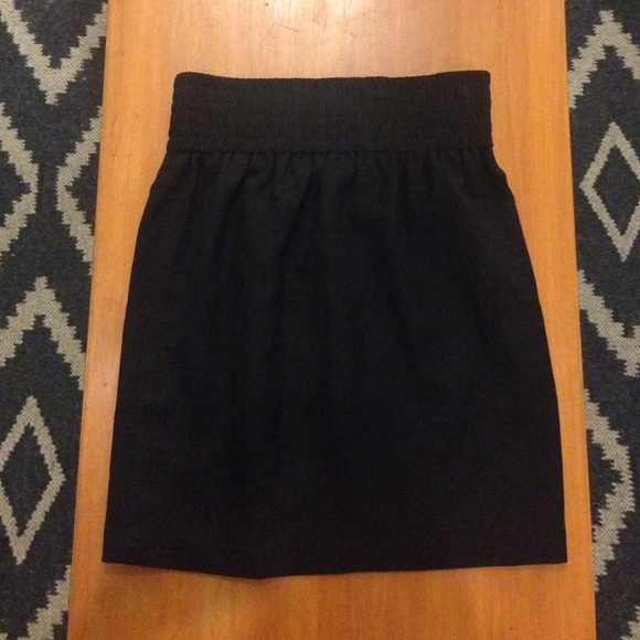 🚫SOLD🚫 wardrobe staple! black skirt