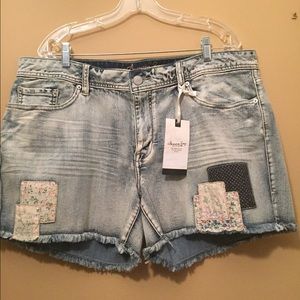 New shorts american rag size 18