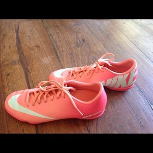 Nike indoor soccer shoes