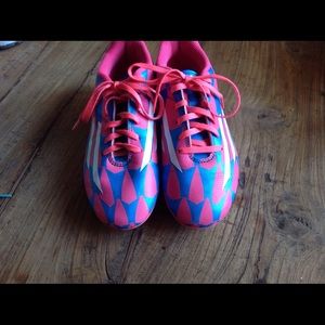 Adidas soccer cleats size 5