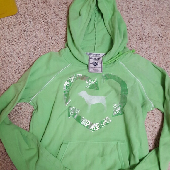 Size Large Pink by VS hoodie.