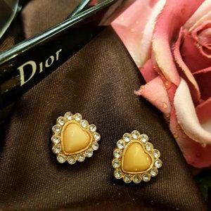 Adorable Heart Shaped Fashion Stud Earring