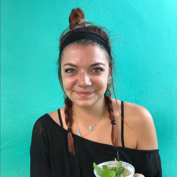 Meet your Posher, Abby - Picture 2 of 3