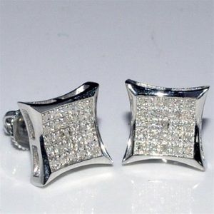 Diamond earrings with screw backs BRAND NEW 💎💎