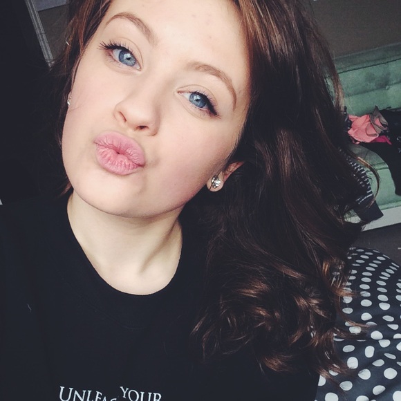 Meet your Posher, Madi - Picture 1 of 1