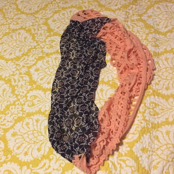 Scarf - Picture 1 of 1