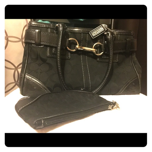 Authentic coach bag with wristlet - Picture 1 of 4