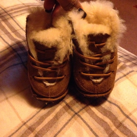Chestnut infant uggs - Picture 2 of 4
