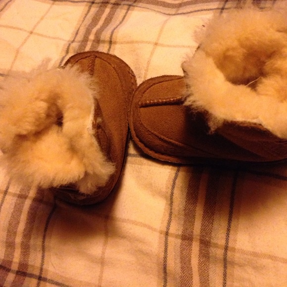 Chestnut infant uggs - Picture 4 of 4