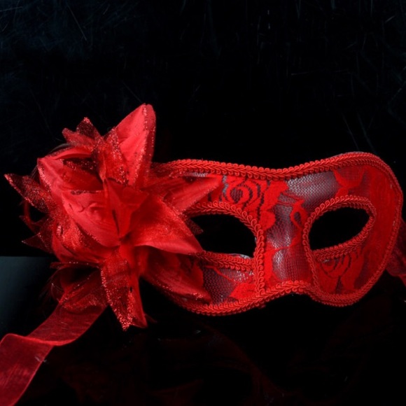 Accessories - Red lace/feather Venetian mask