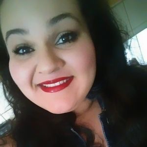 Meet your Posher, Lina