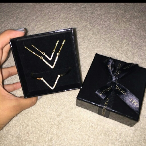 NWT Victoria's Secret Jewelry Set