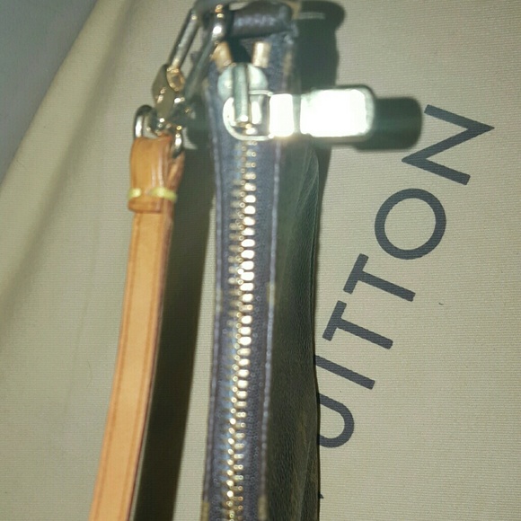 🚫SOLD Authentic Louis Vuitton Pouchette - Picture 3 of 4