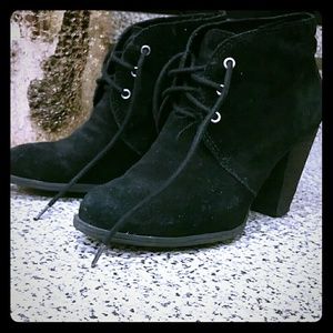 BCBG Black botties