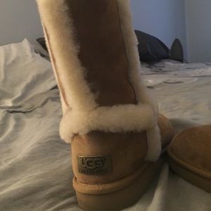 Ugg short boots tan