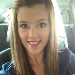 Meet your Posher, Lauren