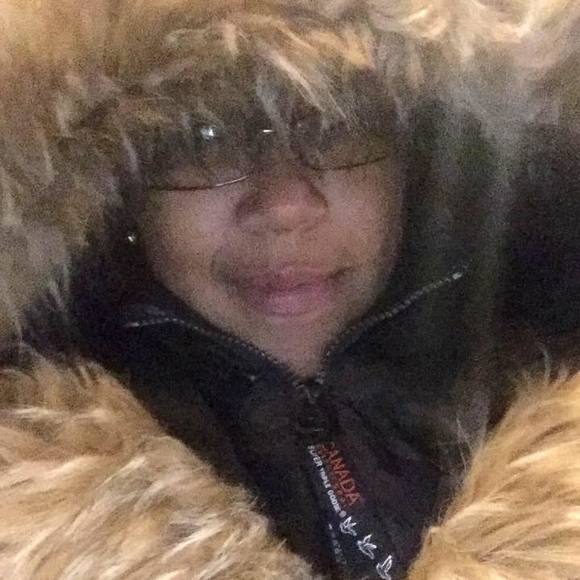 Meet your Posher, Eimy - Picture 1 of 1