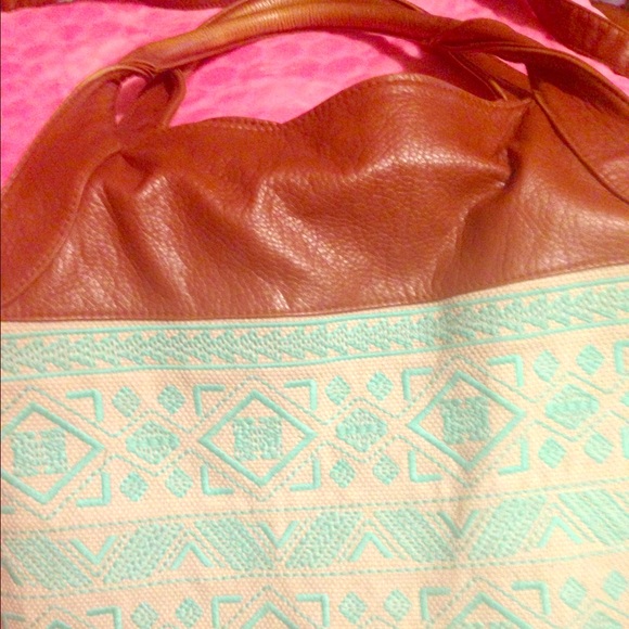 Large shoulder bag