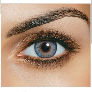 Blue authentic freshlook contacts