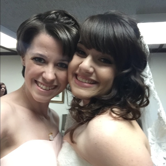 Meet your Posher, Ashley - Picture 2 of 3