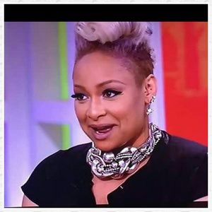 RAVEN WEARING HOLLYWOOD IN MY CLOSET????