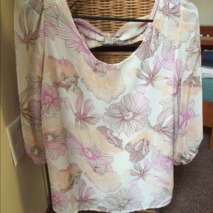 Professional sheer floral top, size medium!