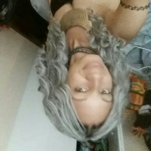 Meet your Posher, Crystal