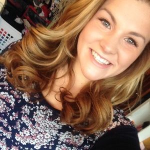Meet your Posher, Alexis