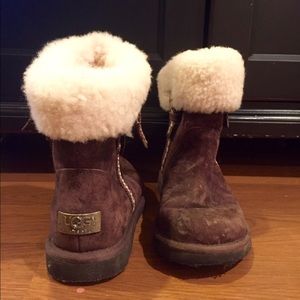 Ugg boots. Short. Barely worn.
