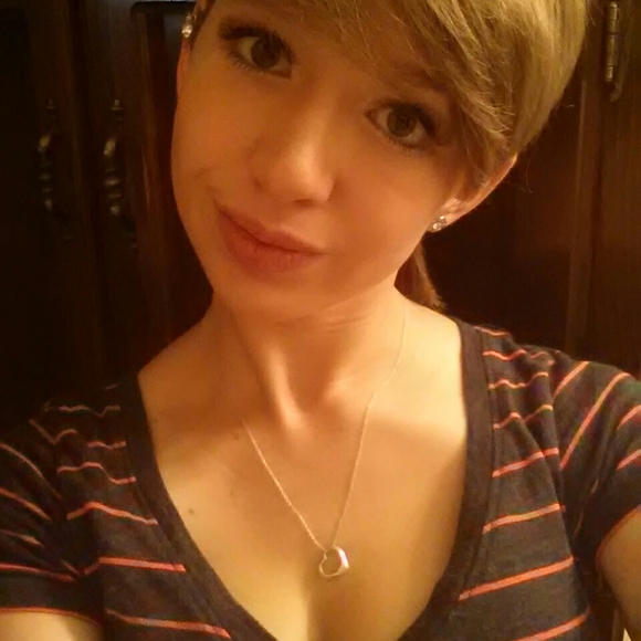 Meet your Posher, Maddie - Picture 1 of 1