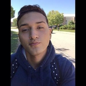 Meet your Posher, Luis