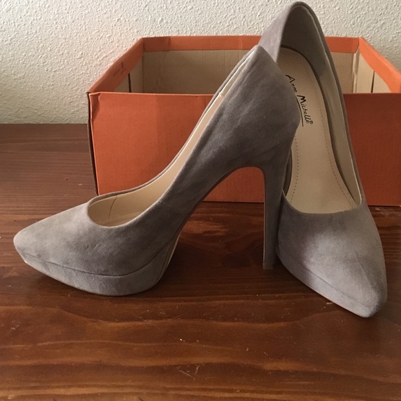 🚫SOLD🚫 Taupe/Grey heels
