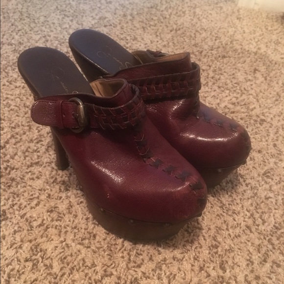 Jessica Simpson Clogs!