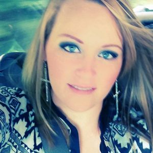 Meet your Posher, Dena