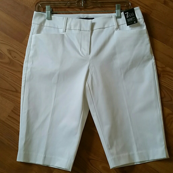 New York & Company Pants - NWT white Bermuda Shorts
