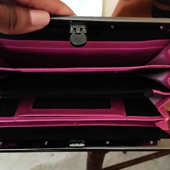 Pink Python wallet - Picture 2 of 2