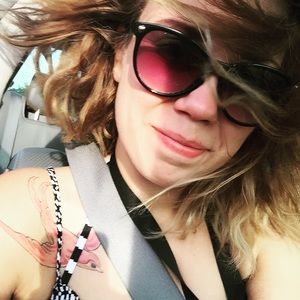 Meet your Posher, Elise