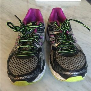 PRICE DROP Asics GT-2000 size 8.5 great deal!