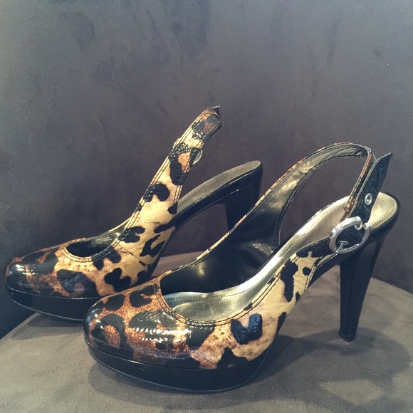 Animal print size 6 shoe