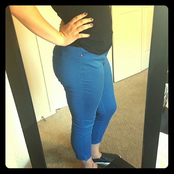 High waisted bright blue capris