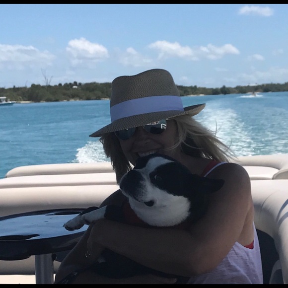 Meet your Posher, Beth - Picture 2 of 2