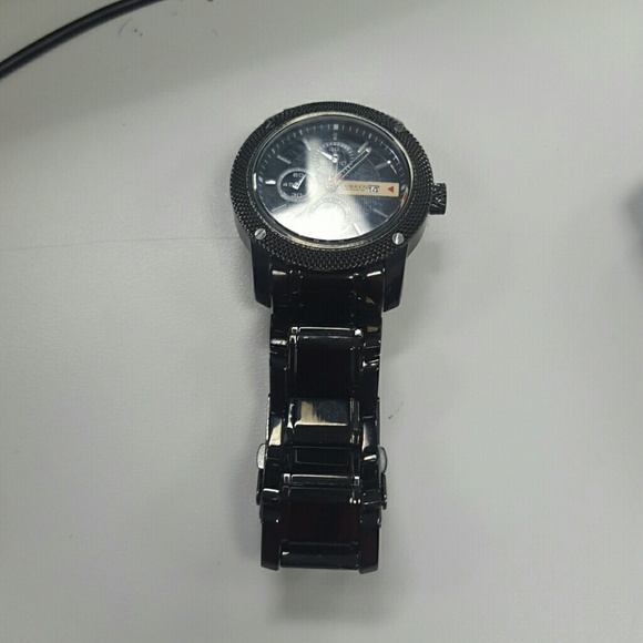 Watch - Picture 3 of 3